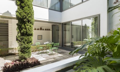 Vivienda-unifamiliar-centro-historico-Sevilla_Design-patio-estanque_Cruz-y-Ortiz-Arquitectos_FWO_07